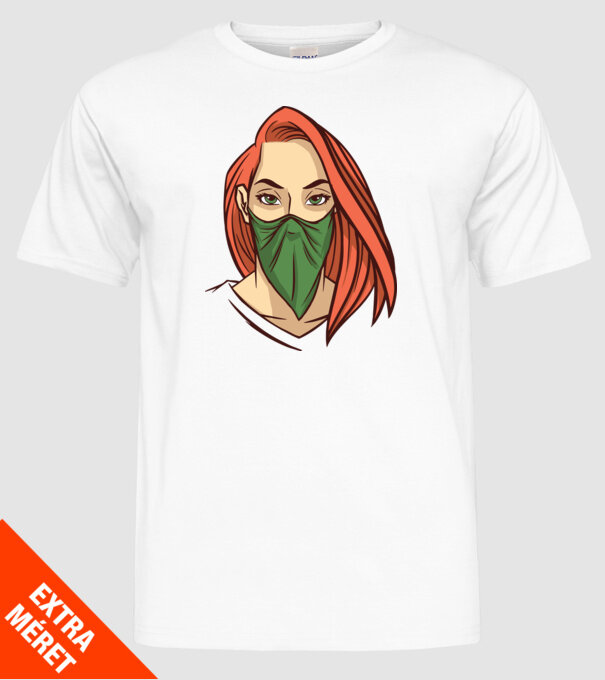 Femeie cu batic model alb pe tricou