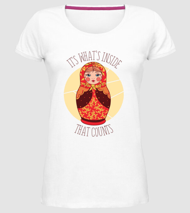 Interiorul contează - păpușă Mamushka model alb pe tricou