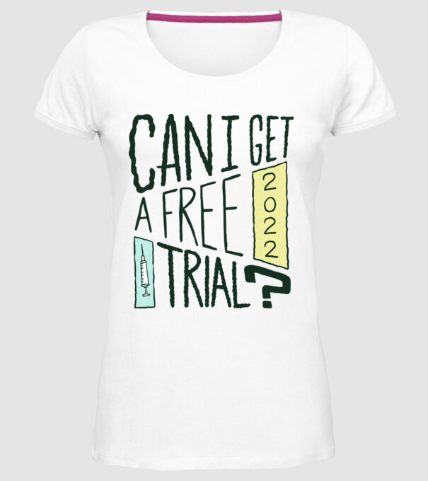 model alb pe tricou