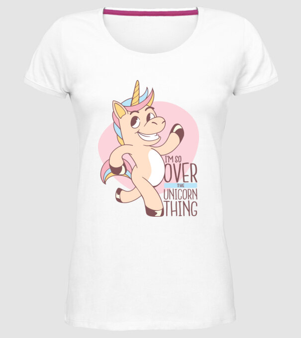 Am trecut de mult peste perioada de Unicorn model alb pe tricou