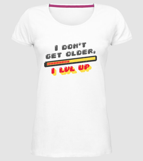 Eu nu îmbătrânesc, trec la nivelul următor Gamer, tricou zi naștere model alb pe tricou