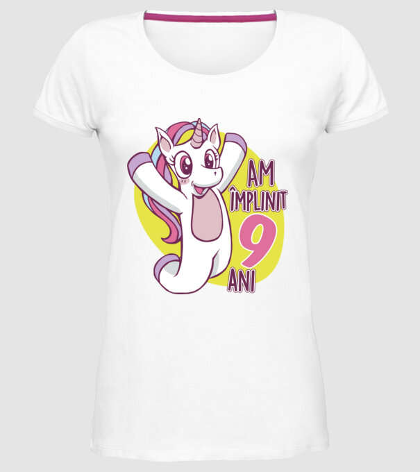 Am împlinit 9 ani model alb pe tricou