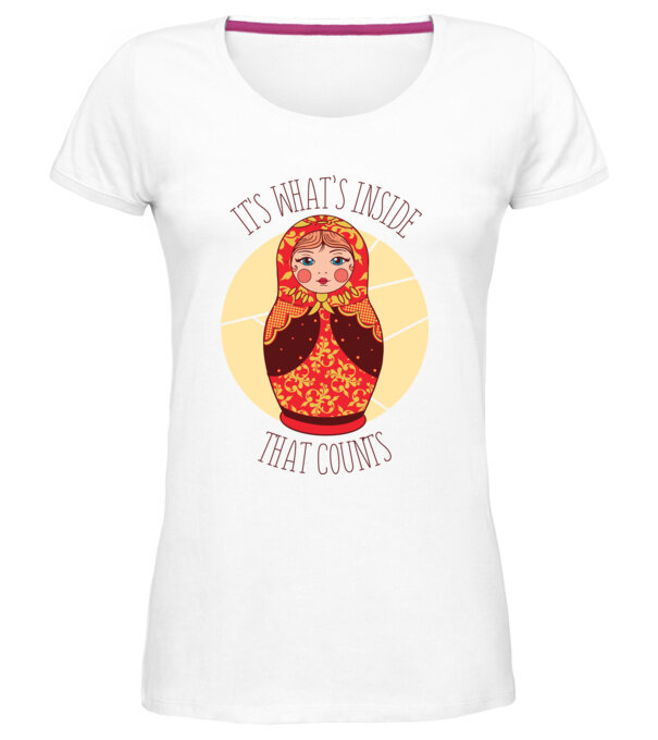  model  pe tricou