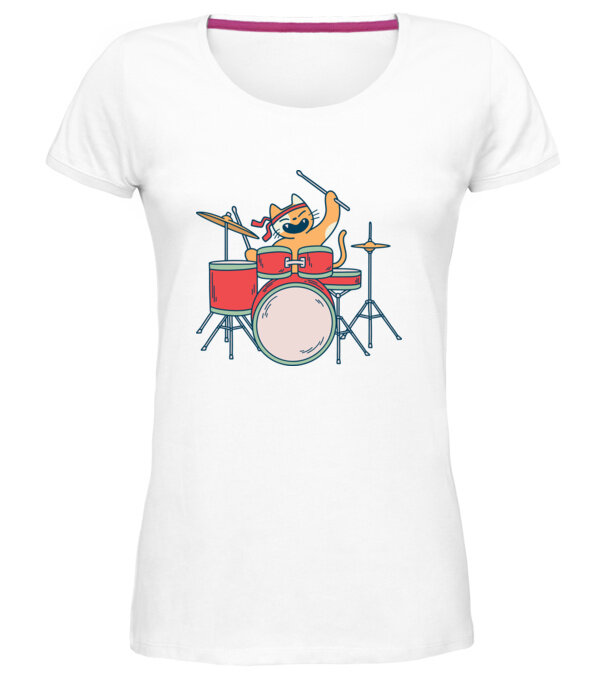  model  pe tricou