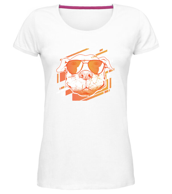  model  pe tricou