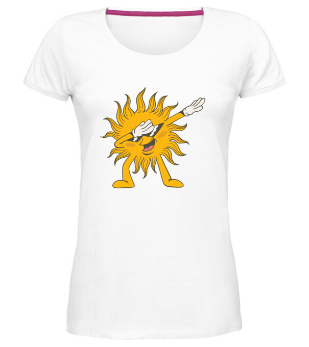  model  pe tricou