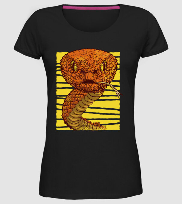 Cap de șarpe model negru pe tricou