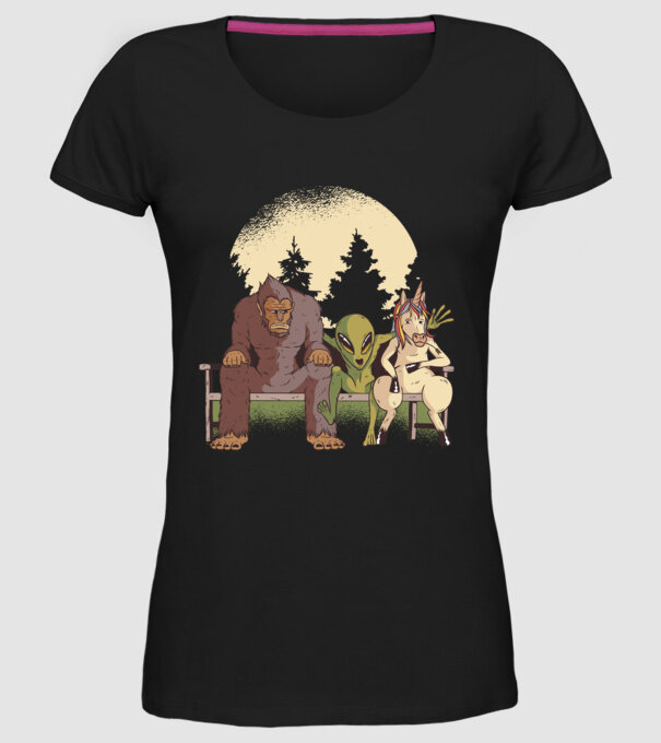 Creaturi mitice model negru pe tricou