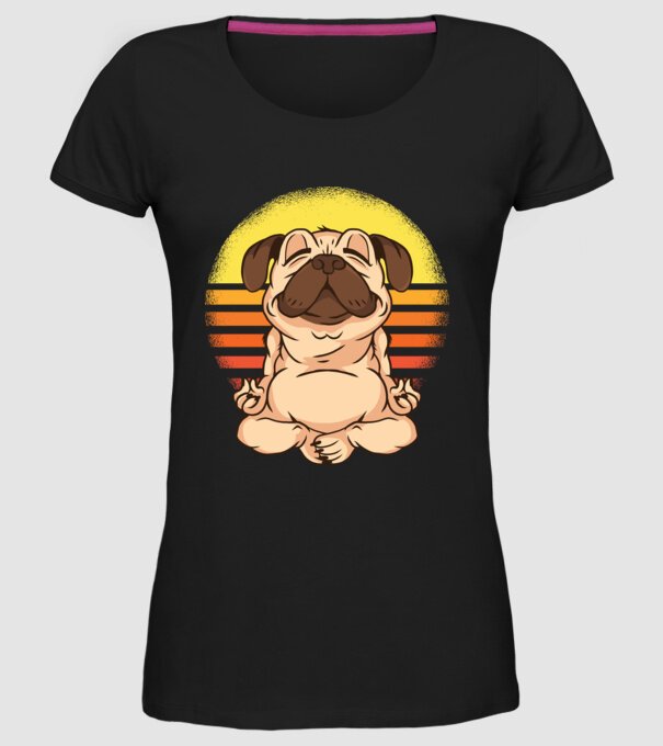 Mops Yoga tricou model negru pe tricou