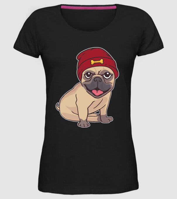 Mops cu șapcă model negru pe tricou