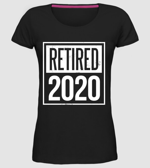 model negru pe tricou