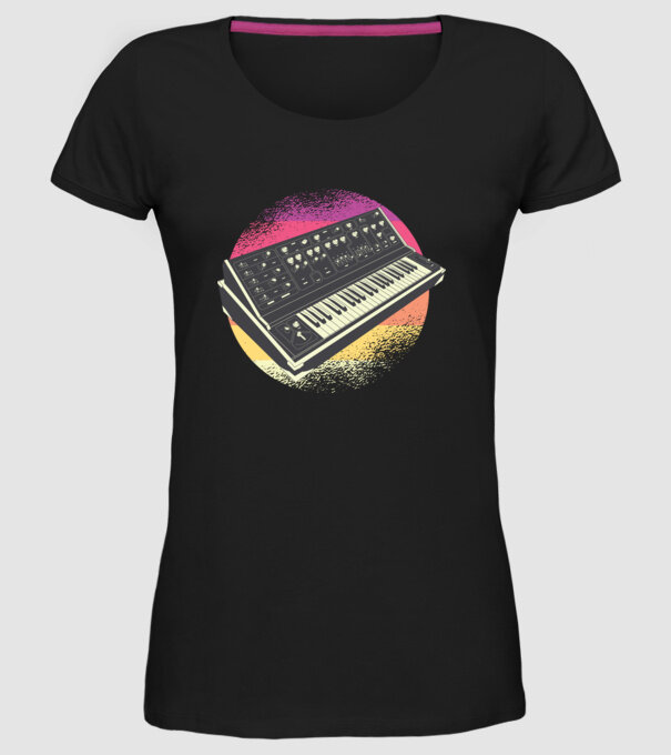 Sintetizator retro model negru pe tricou