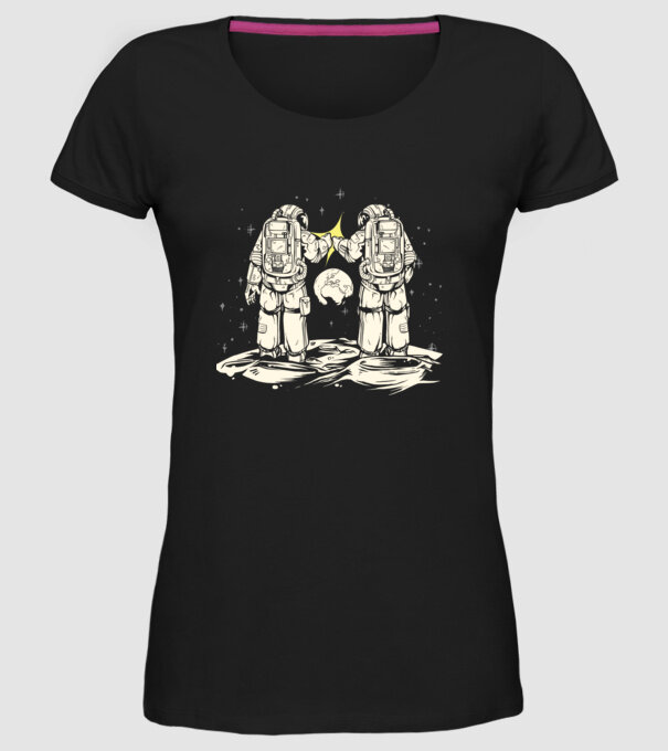 Prieteni Astronaut model negru pe tricou