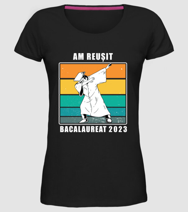 Am reușit 2023 model negru pe tricou