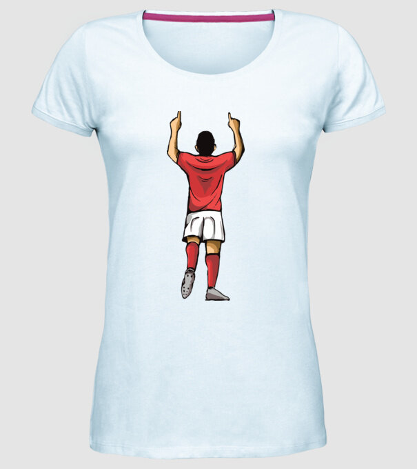 Fotbalist sărbătorind golul model albastru deschis pe tricou