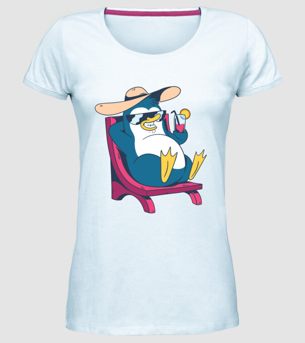 Pinguin cool stă la plajă la mare model albastru deschis pe tricou