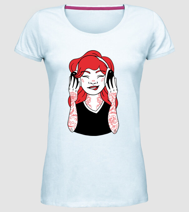 Fată Gamer tatuată model albastru deschis pe tricou