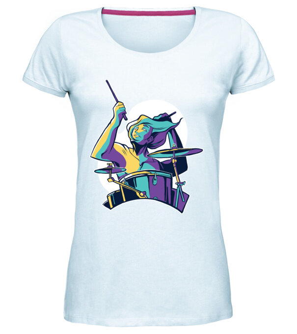 model  pe tricou