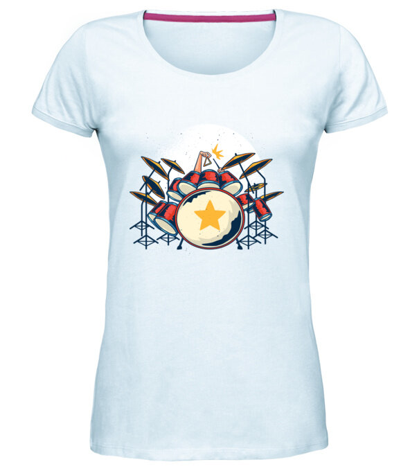  model  pe tricou