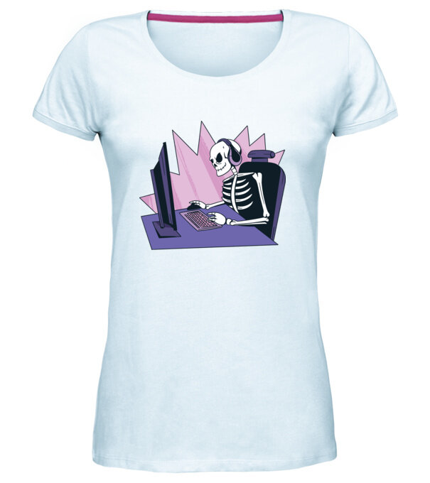  model  pe tricou
