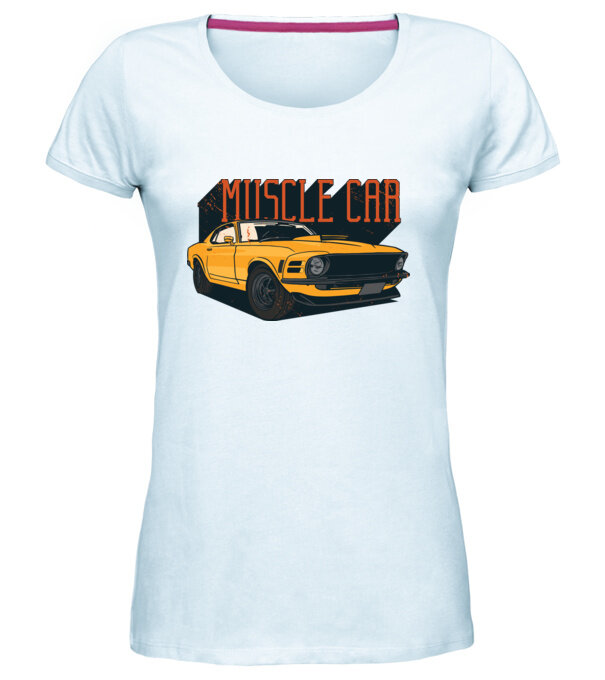  model  pe tricou