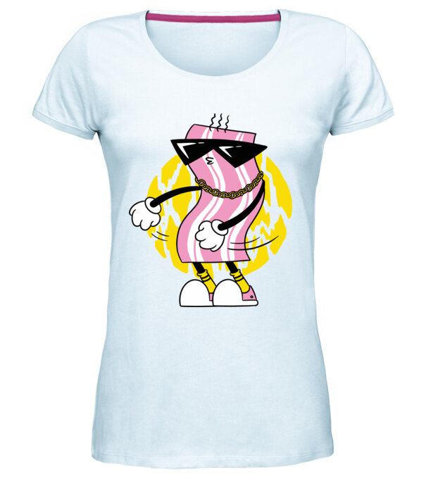  model  pe tricou