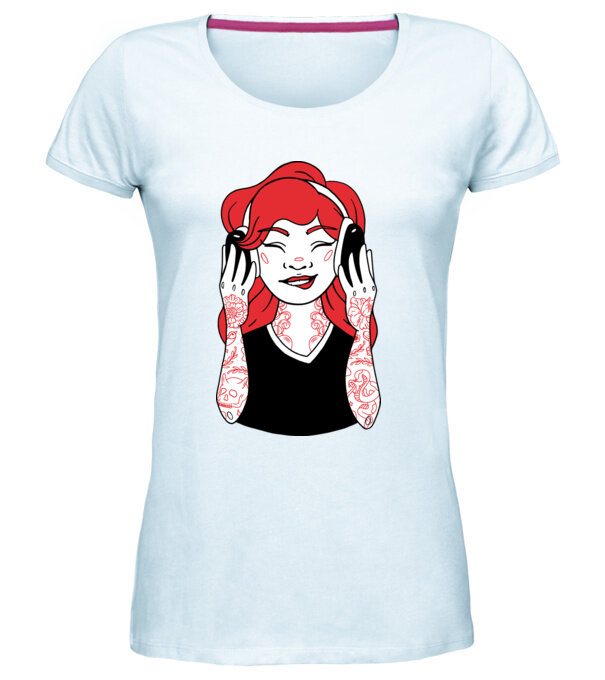  model  pe tricou