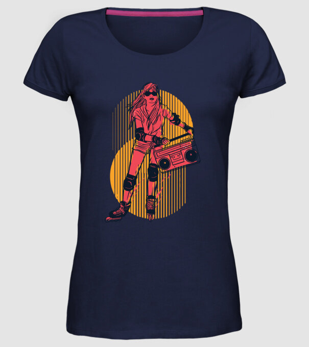 Fată skate model albastru închis pe tricou