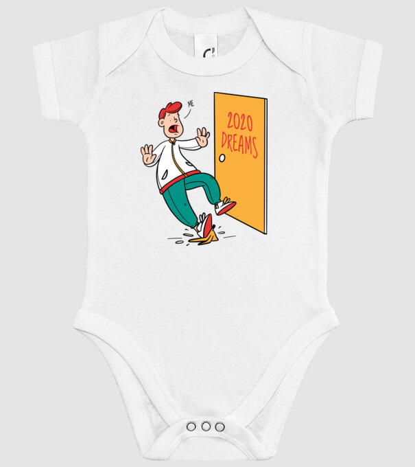  model alb pe tricou