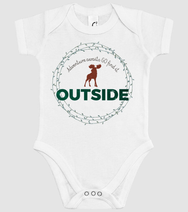 Adventure awaits model alb pe tricou