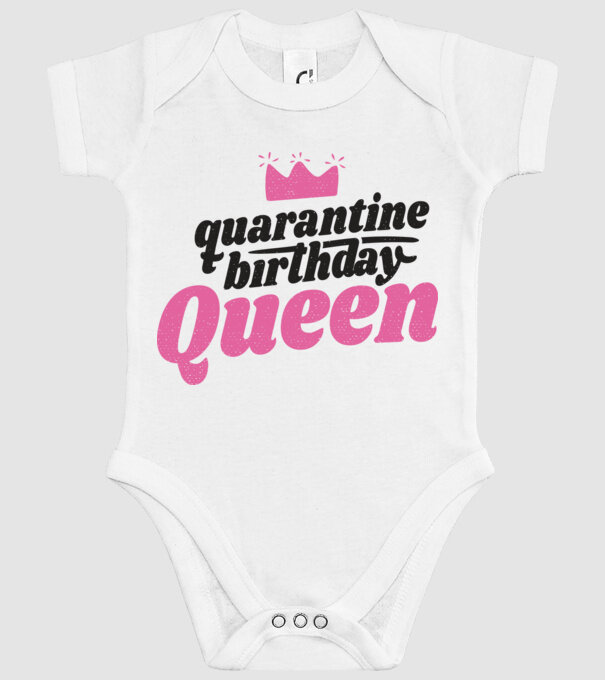 quarantine Queen model alb pe tricou