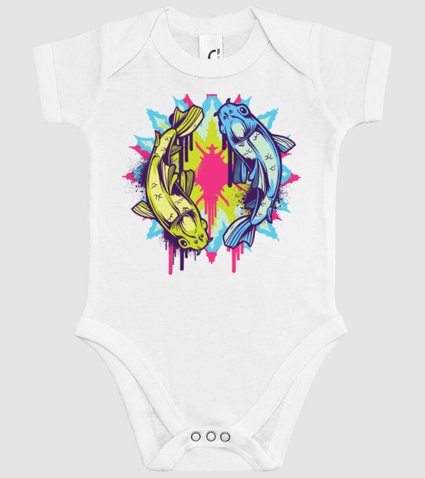 Crap Koi Colorat model alb pe tricou