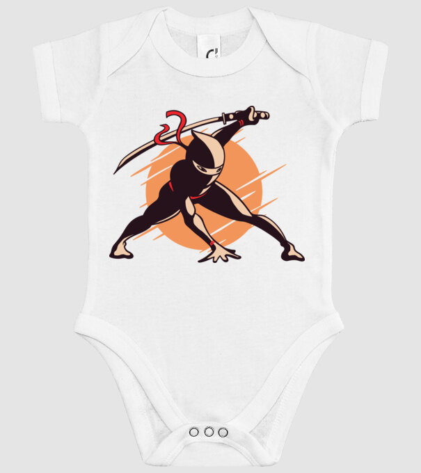Ninja model alb pe tricou