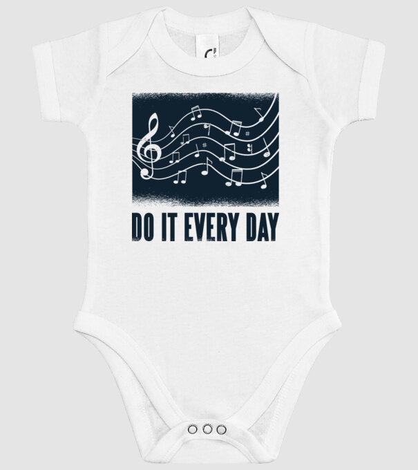 Note muzicale model alb pe tricou