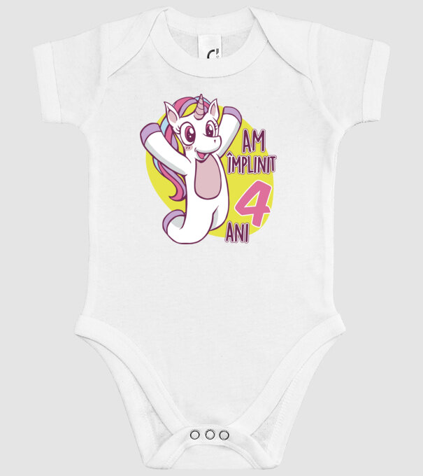 Am împlinit 4 ani model alb pe tricou