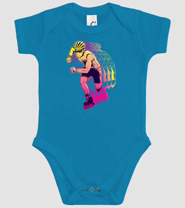 Concurent patine pe rotile model turcoaz pe tricou