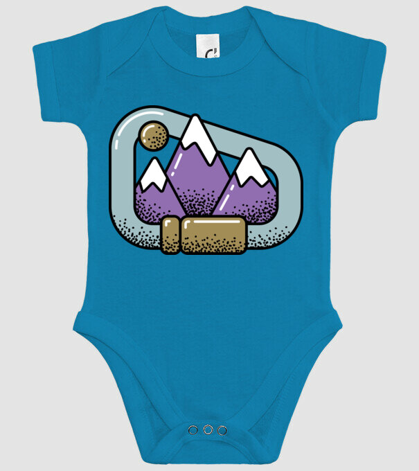 Carabină de alpinist model turcoaz pe tricou