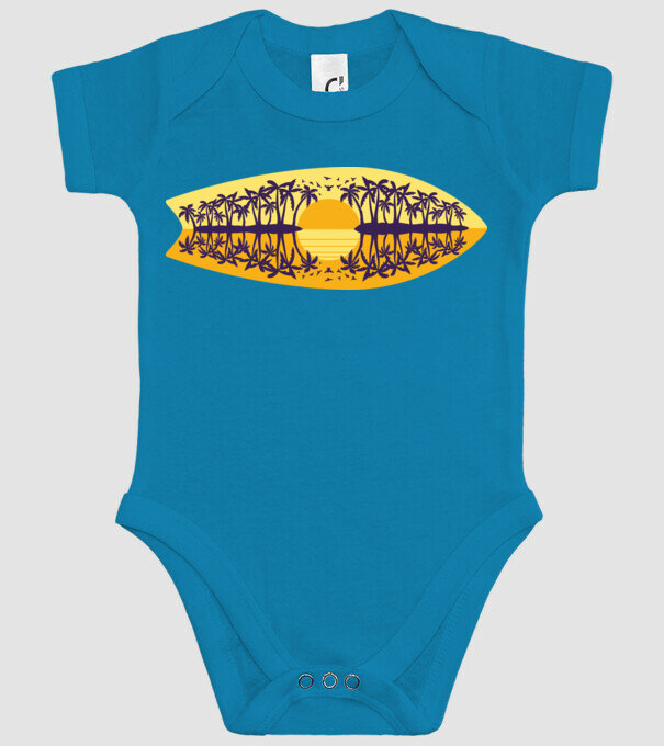 Surfboard model turcoaz pe tricou
