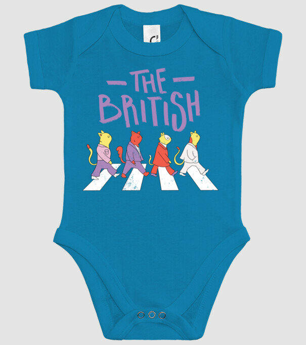 The British Pisicuțe model turcoaz pe tricou