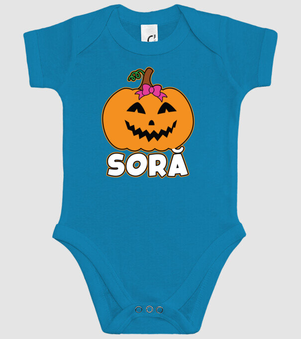 soră model turcoaz pe tricou