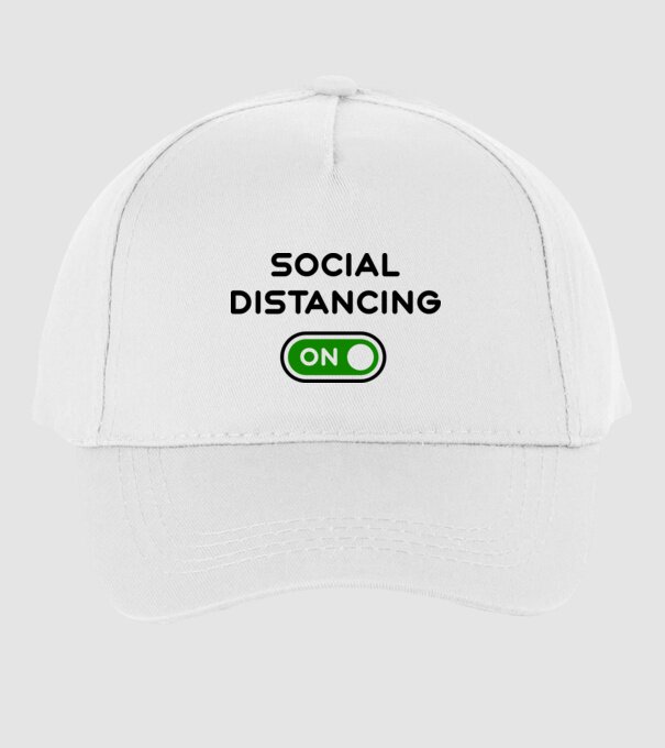 Social distancing on model alb pe tricou