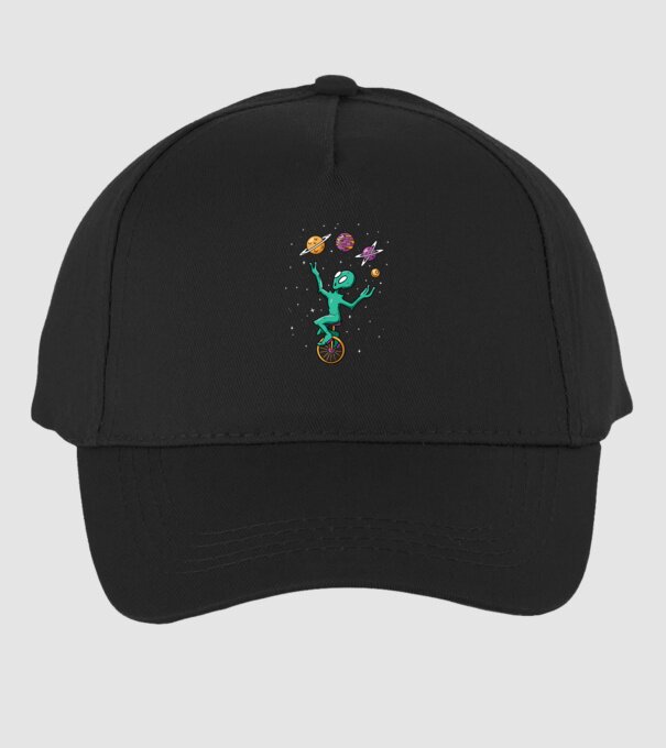 Jongler Alien model negru pe tricou