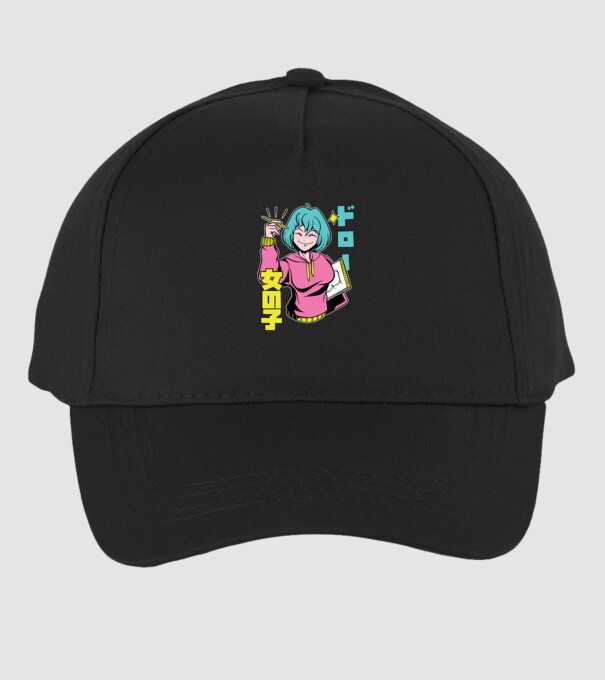 Anime fată desenând model negru pe tricou