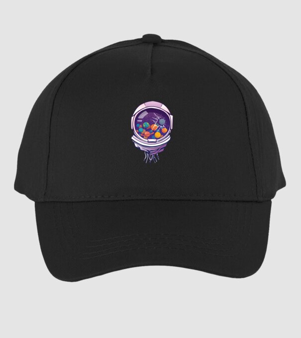 Cască de astronaut model negru pe tricou