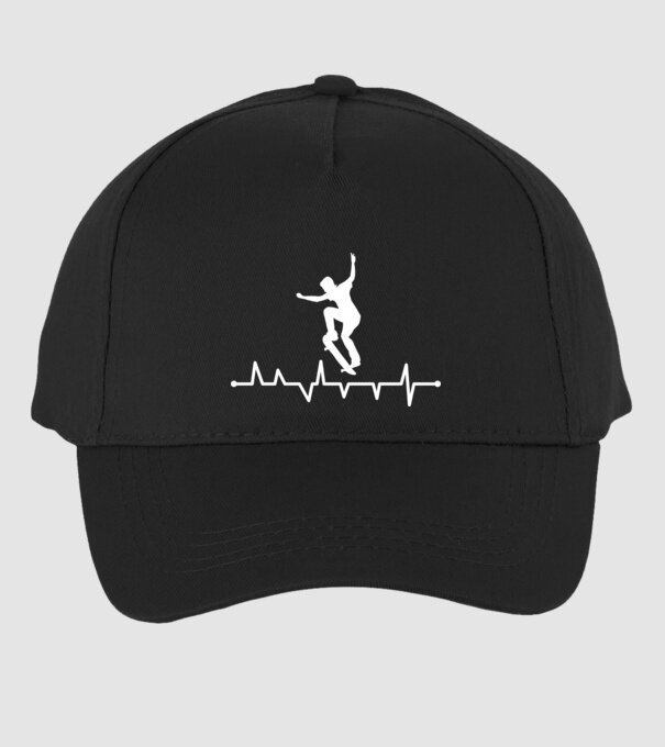 Heartbeat Skateboarder model negru pe tricou