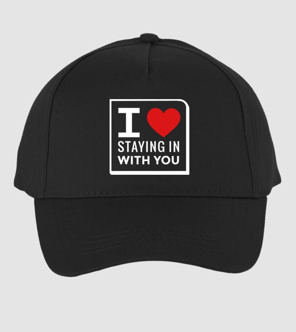 I love staying in with you model negru pe tricou