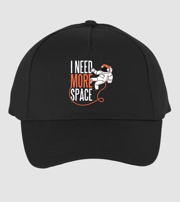 I need more space tricou astronaut model negru pe tricou
