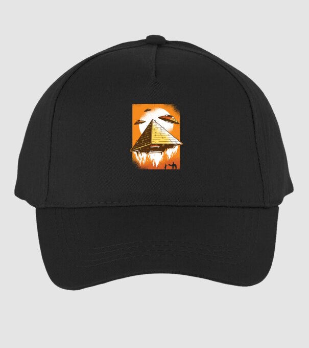 OZN Piramidă Alien model negru pe tricou
