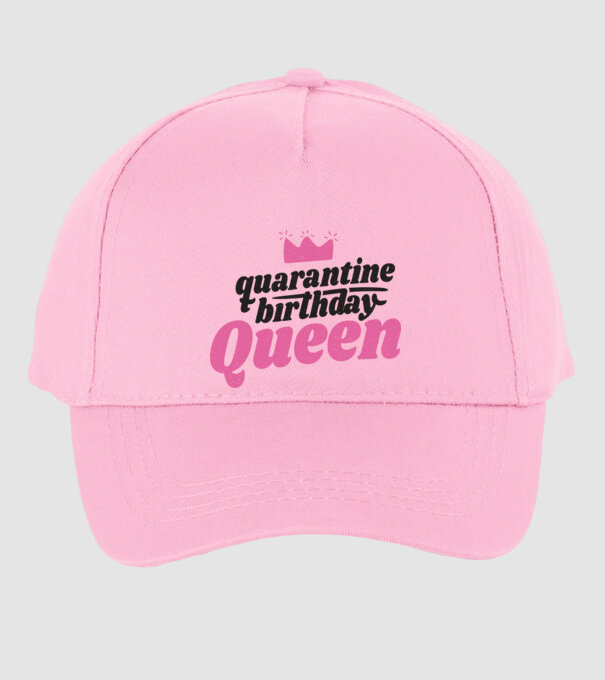 quarantine Queen model roz deschis pe tricou