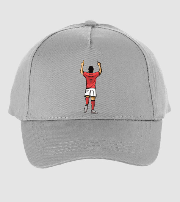 Fotbalist sărbătorind golul model gri pe tricou